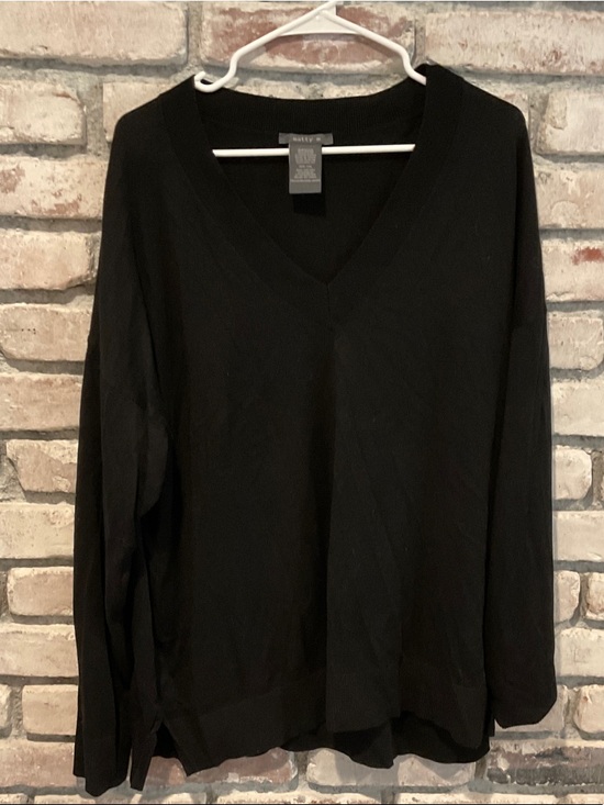Matty M Sweaters - Matty M Black Knit V-Neck Pullover